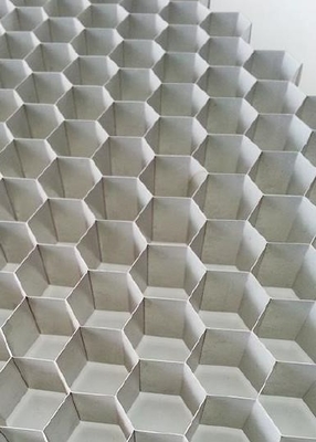 RF قفص التدريع ألواح الألومنيوم قرص العسل Waveguide نظام تهوية الهواء 600x900mm